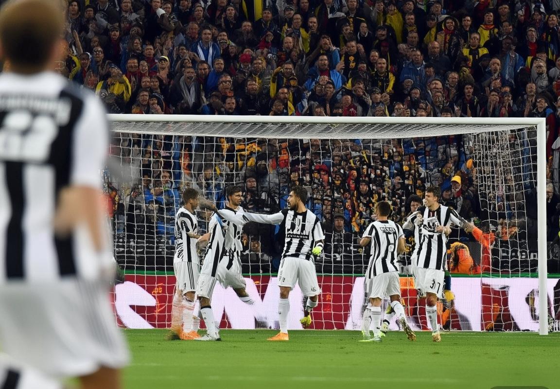 2020欧冠小组赛：尤文图斯2:0完胜巴塞罗那巅峰对决(图2)