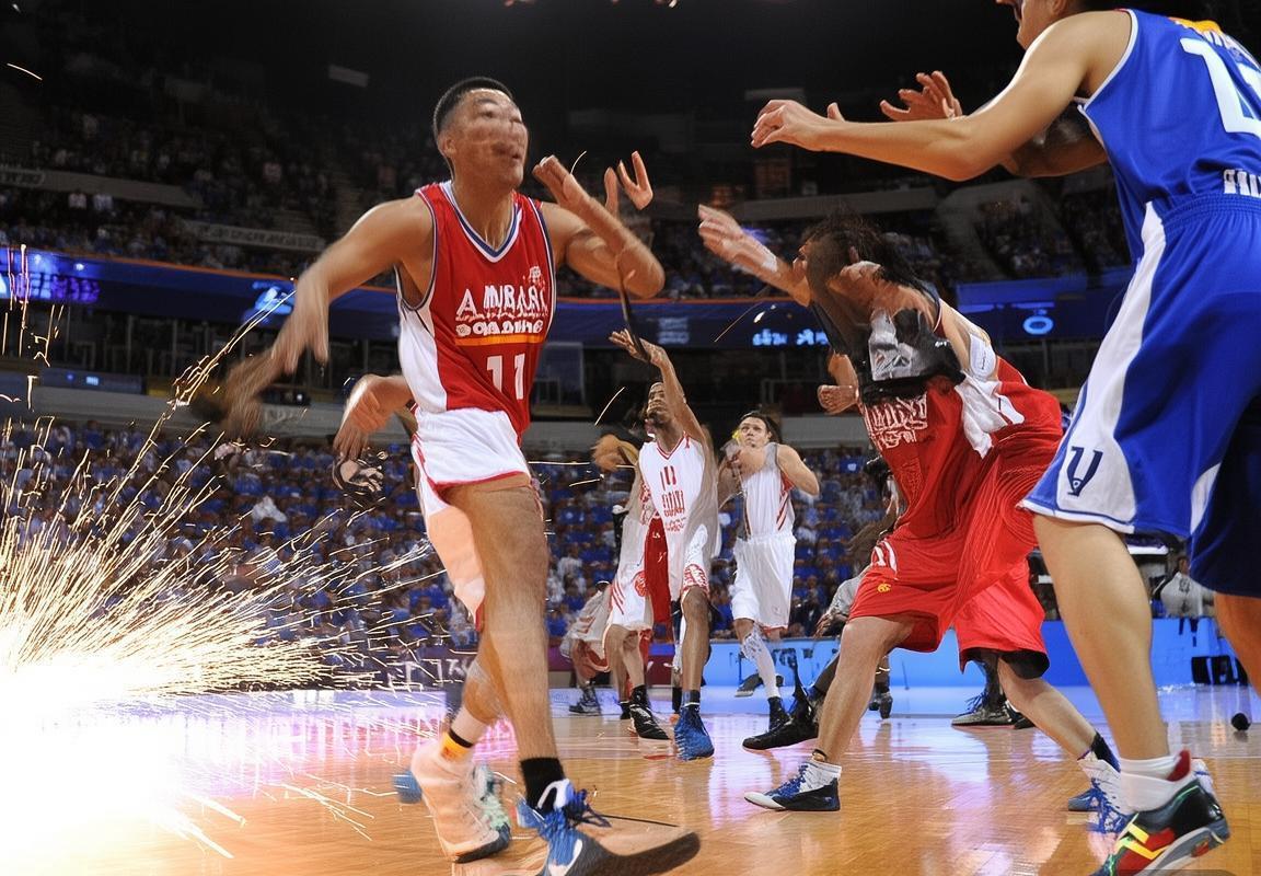 2016 CBA新疆队VS广厦队巅峰对决：精彩回顾与战术解析(图2)